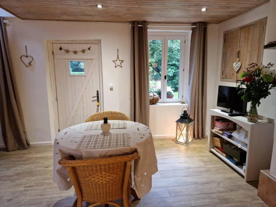 Petit Cottage Breton Saint-Mayeux Extérieur photo